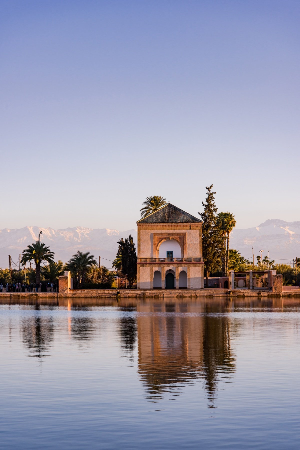 Le pavillon des jardins de la Ménara reflété dans son bassin